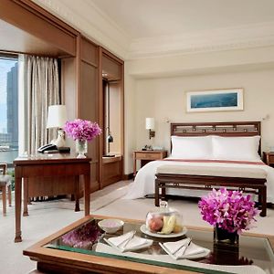 Grand Deluxe King Room