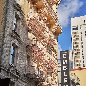 Hotel Emblem San Francisco, a Viceroy Urban Retreat